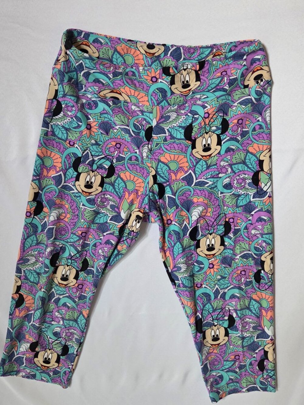 LuLaRoe Tall & Curvy Capri Leggings — Minnie Mouse Paisley Print